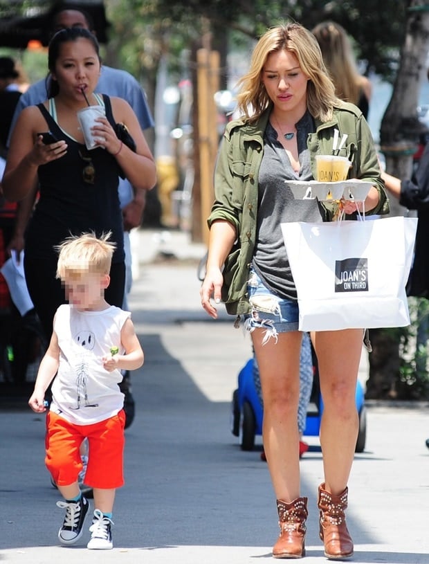 Hilary Duff grabs lunch with son Luca